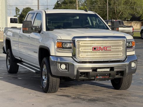 Used 2017 GMC Sierra 3500 SLE w/ SLE Fleet Preferred Package AWD/4WD image 3