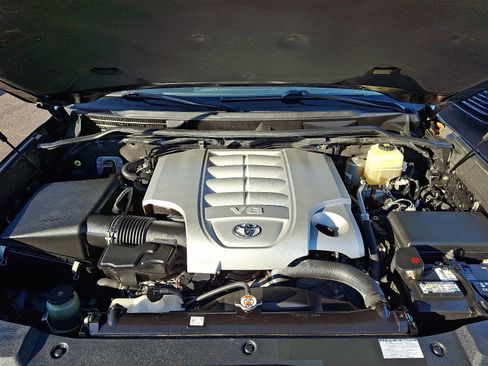 Used 2021 Toyota Land Cruiser image 29