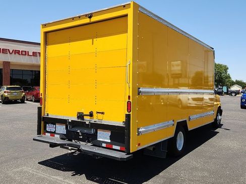 Used 2021 GMC Savana 3500 Extended w/ Power Convenience Package image 4