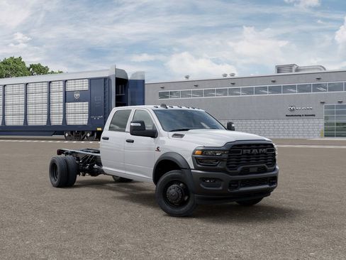 New 2026 RAM 5500 Tradesman AWD/4WD image 5