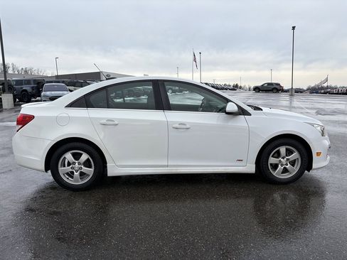 Used 2016 Chevrolet Cruze LT image 6