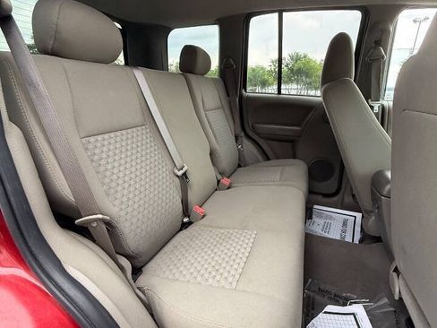 Used 2007 Jeep Liberty Sport AWD/4WD image 14