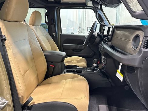 New 2026 Jeep Gladiator Willys AWD/4WD image 31
