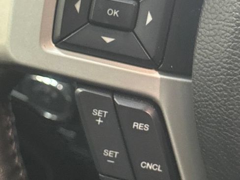 Used 2018 Ford F150 Lariat w/ Equipment Group 502A Luxury AWD/4WD image 19