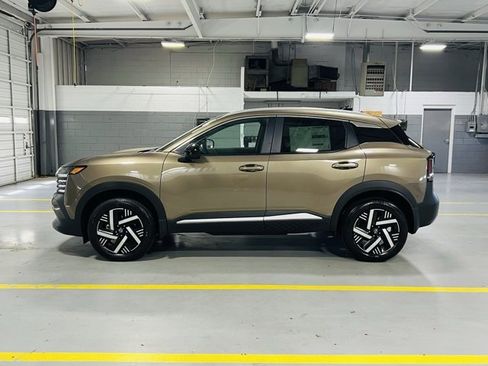 New 2026 Nissan Kicks SV image 15