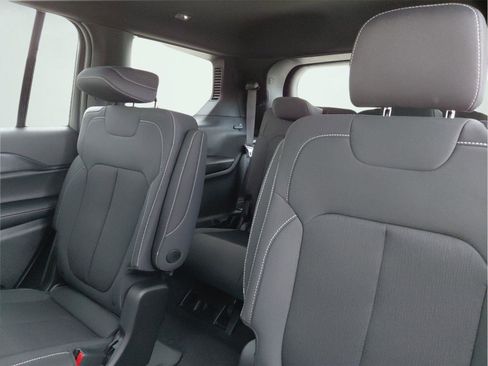 New 2025 Jeep Grand Cherokee L Laredo w/ Luxury Tech Group I image 13