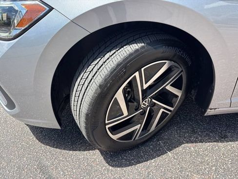 Used 2022 Volkswagen Jetta SEL FWD image 9