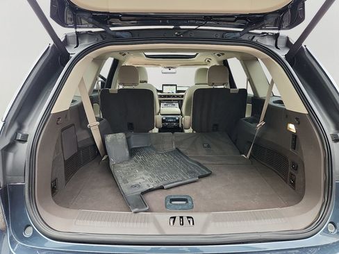 Used 2023 Lincoln Aviator Reserve w/ Equipment Group 201A image 28