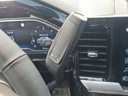 Certified 2023 Chevrolet Silverado 1500 LT AWD/4WD image 15