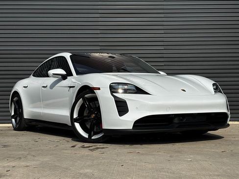 Certified 2022 Porsche Taycan GTS image 9