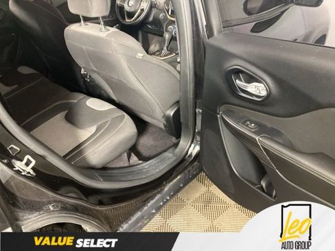 Used 2016 Jeep Cherokee Sport AWD/4WD image 20