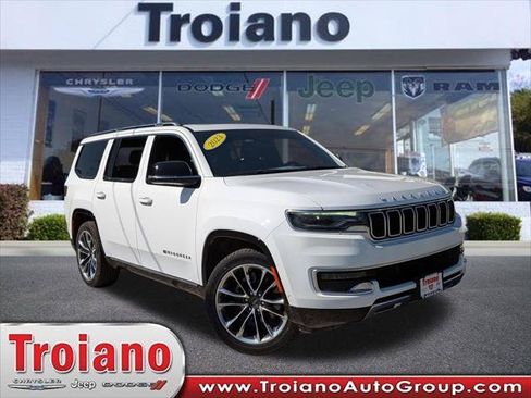 Certified 2023 Jeep Wagoneer Series III w/ Premium Group I AWD/4WD image 1