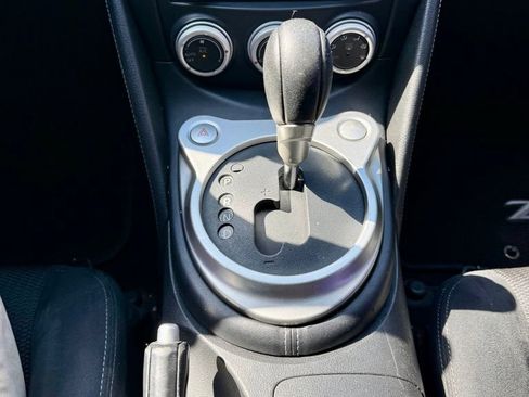 Used 2017 Nissan 370Z Coupe RWD image 12