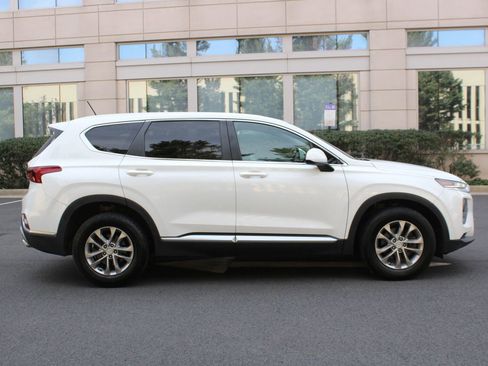 Used 2019 Hyundai Santa Fe SE image 6