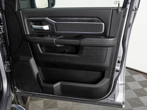 Used 2024 RAM 2500 Big Horn image 38