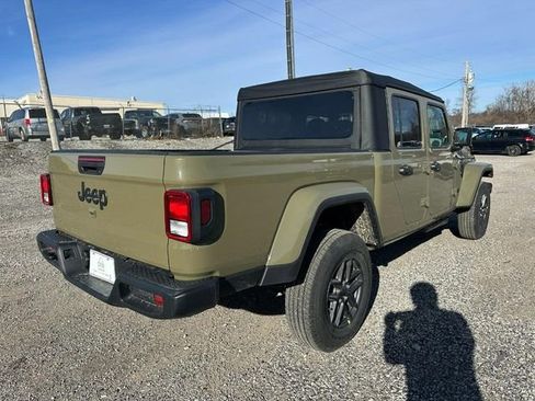 New 2026 Jeep Gladiator Sport image 3