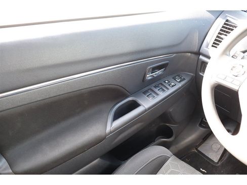 Used 2024 Mitsubishi Outlander Sport AWD image 19