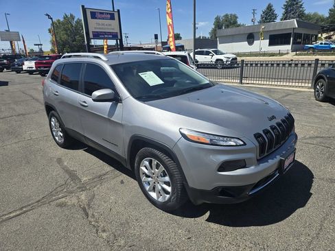 Used 2017 Jeep Cherokee Limited AWD/4WD image 7