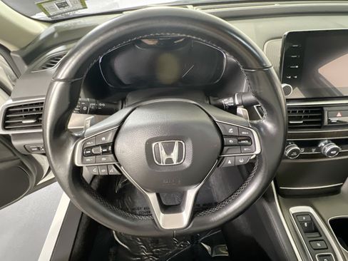 Used 2021 Honda Accord Touring image 11