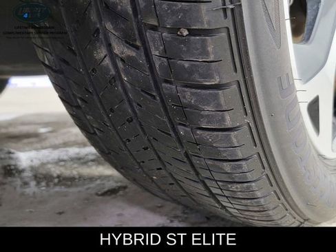 Used 2025 Ford Escape ST-Line Elite w/ Premium Technology Package AWD/4WD image 11