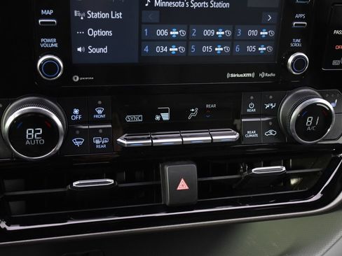 Used 2022 Toyota Highlander XLE image 31