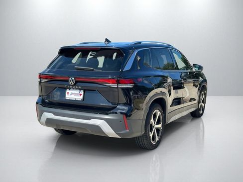Used 2026 Volkswagen Tiguan SE FWD image 5