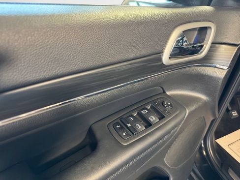 Used 2022 Jeep Grand Cherokee Limited AWD/4WD image 14