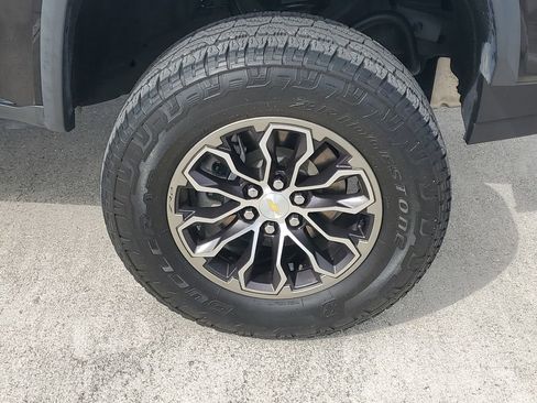 Used 2022 Chevrolet Colorado ZR2 AWD/4WD image 11