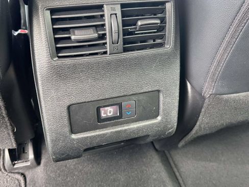 Used 2022 Mitsubishi Outlander SEL AWD/4WD image 36