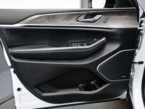 Used 2021 Jeep Grand Cherokee L Limited image 9