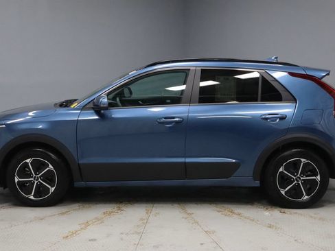 Used 2025 Kia Niro EX FWD image 8
