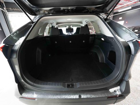 Used 2025 Toyota RAV4 XLE image 28