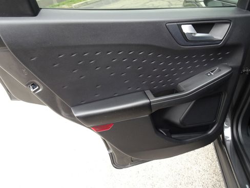 Used 2020 Ford Escape SEL image 17