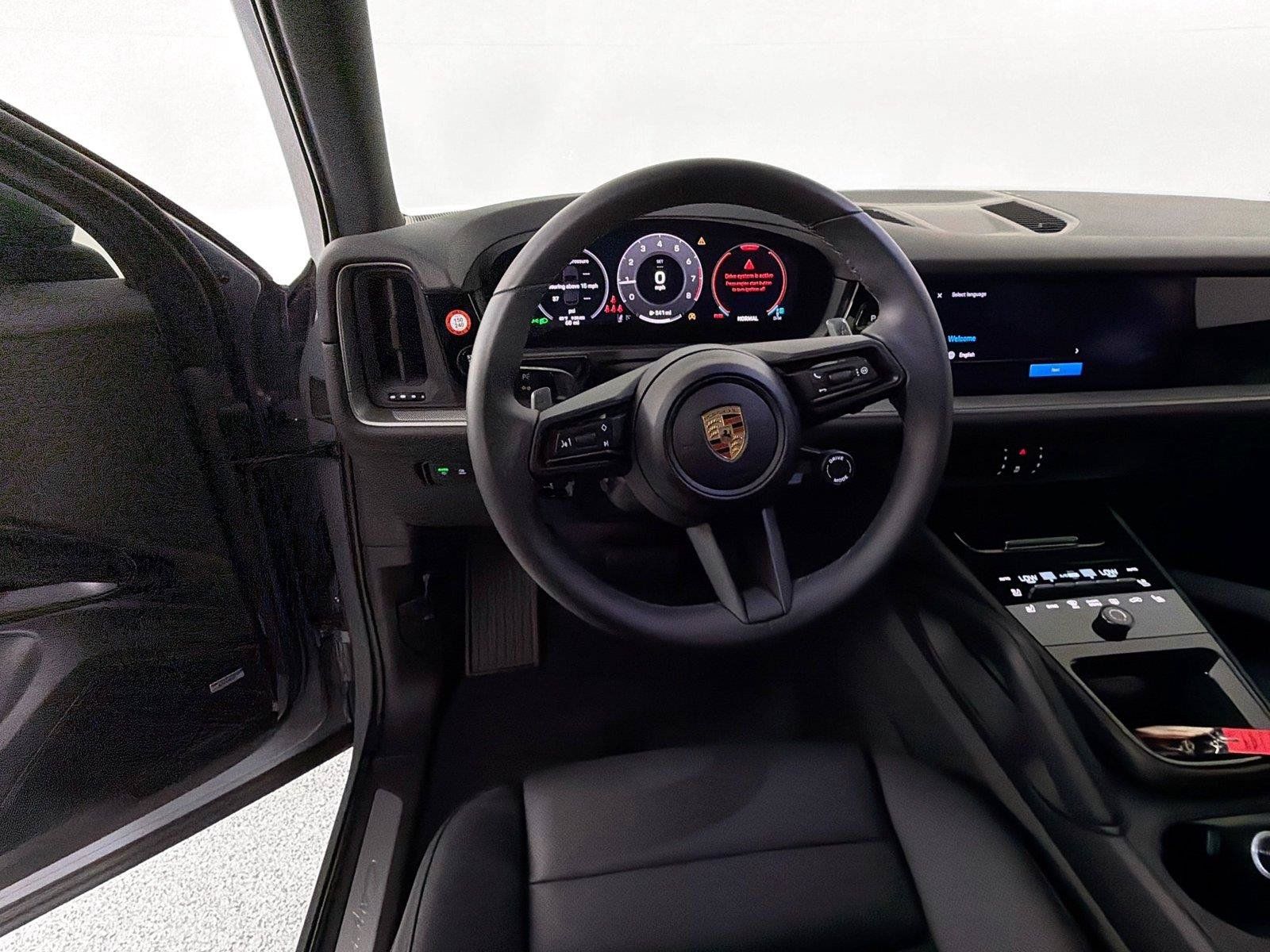 Certified 2025 Porsche Cayenne AWD/4WD image 18