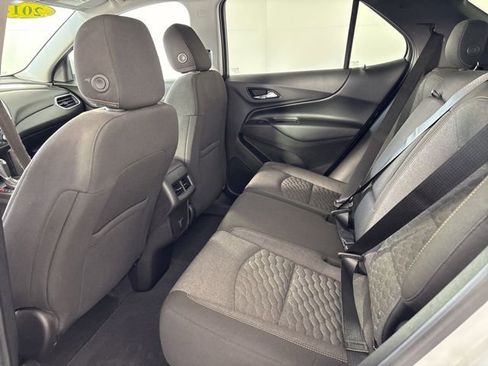 Used 2018 Chevrolet Equinox LT FWD image 12
