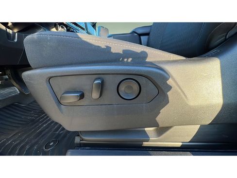 Certified 2025 Chevrolet Silverado 2500 LT w/ Convenience Package image 24