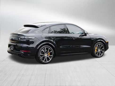 Used 2020 Porsche Cayenne Turbo S image 7