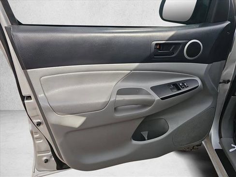 Used 2013 Toyota Tacoma 4x4 Access Cab V6 w/ SR5 Pkg image 12