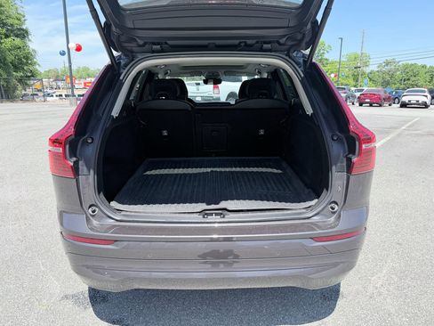 Used 2023 Volvo XC60 B5 Core FWD image 9
