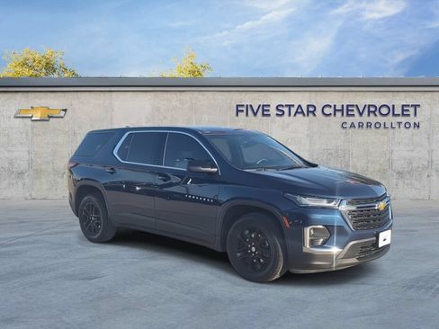 Used 2023 Chevrolet Traverse LS FWD image 2