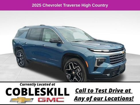 Used 2025 Chevrolet Traverse High Country AWD/4WD image 1
