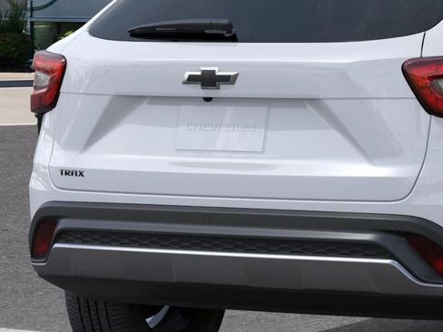 New 2026 Chevrolet Trax LT w/ Sunroof Package image 14