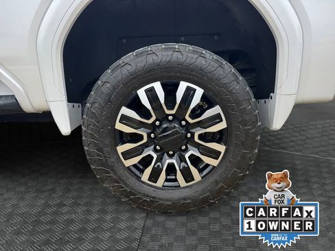 Used 2025 GMC Sierra 2500 Denali Ultimate image 17