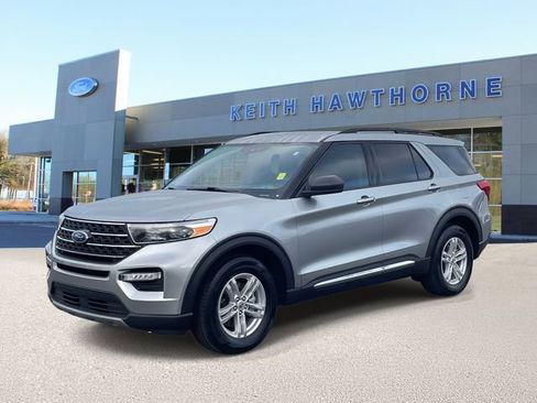 Certified 2024 Ford Explorer XLT w/ Equipment Group 202A image 3