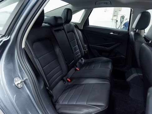 Used 2024 Volkswagen Jetta SE image 25