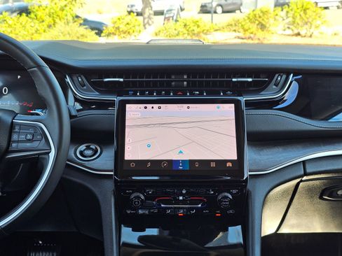 Used 2023 Jeep Grand Cherokee 4WD 4xe image 25