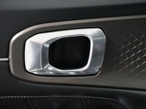 Used 2025 Kia Sorento SX image 35