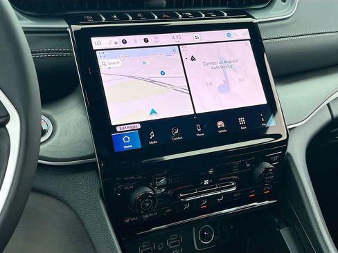 New 2025 Jeep Grand Cherokee L Limited w/ Black Appearance Package image 15