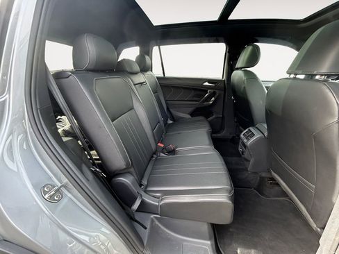 Used 2023 Volkswagen Tiguan SE R-Line FWD image 11
