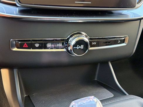 New 2026 Volvo XC90 B5 Plus AWD/4WD image 17